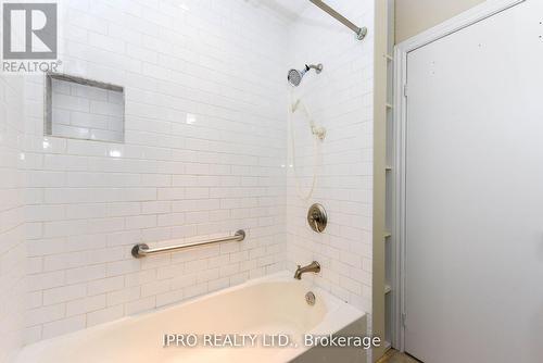 41 Sherwood Crescent, Brampton, ON - Indoor Photo Showing Bathroom