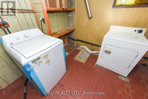 41 Sherwood Crescent, Brampton, ON - Indoor Photo Showing Laundry Room