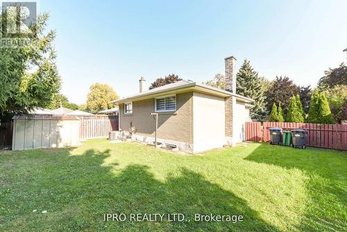 41 Sherwood Crescent, Brampton, ON - Outdoor