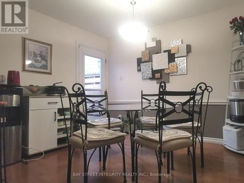 976 Raintree Lane, Mississauga, ON - Indoor Photo Showing Dining Room