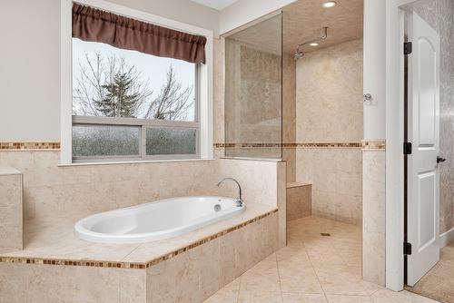 3888 Salmon River Road, Falkland, BC - Indoor Photo Showing Bathroom