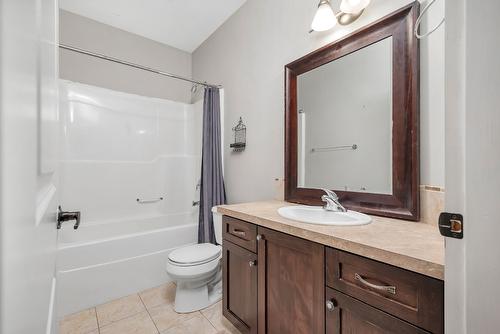 3888 Salmon River Road, Falkland, BC - Indoor Photo Showing Bathroom