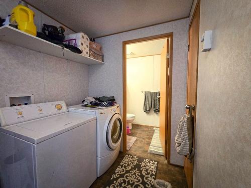 3888 Salmon River Road, Falkland, BC - Indoor Photo Showing Laundry Room