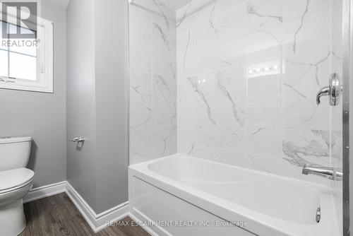 107 Horning Drive, Hamilton, ON - Indoor Photo Showing Bathroom