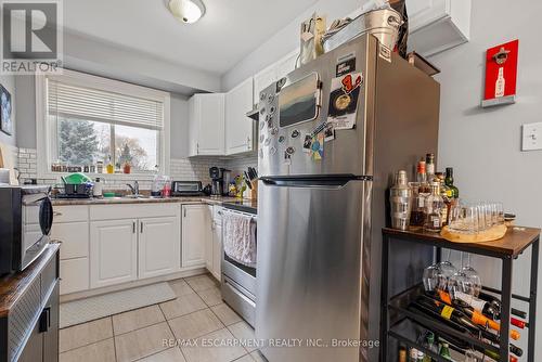 107 Horning Drive, Hamilton, ON - Indoor Photo Showing Kitchen