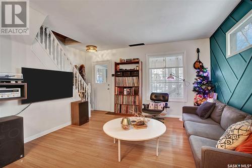 214 26Th Street W, Saskatoon, SK - Indoor Photo Showing Living Room