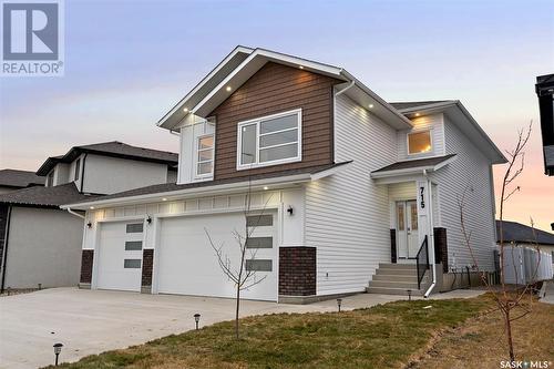 715 Kenaschuk Link, Saskatoon, SK - Outdoor