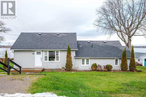 798 Simcoe Street, Smith-Ennismore-Lakefield, ON - Outdoor