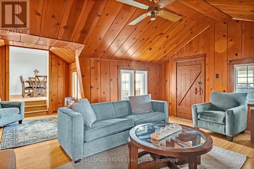 798 Simcoe Street, Smith-Ennismore-Lakefield, ON - Indoor Photo Showing Living Room