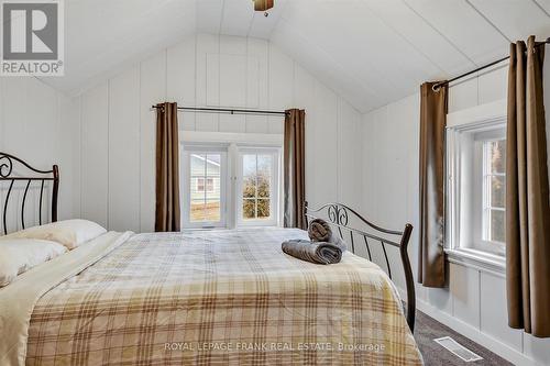 798 Simcoe Street, Smith-Ennismore-Lakefield, ON - Indoor Photo Showing Bedroom