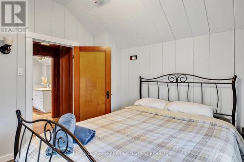 798 Simcoe Street, Smith-Ennismore-Lakefield, ON - Indoor Photo Showing Bedroom