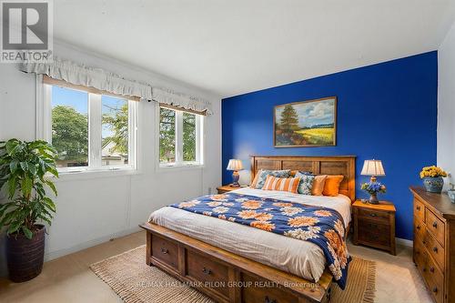 1623 Sunview Drive, Ottawa, ON - Indoor Photo Showing Bedroom