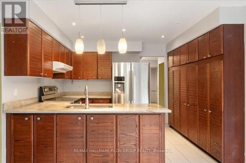 1623 Sunview Drive, Ottawa, ON - Indoor Photo Showing Kitchen