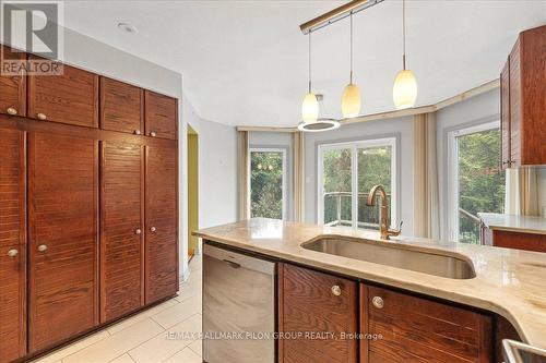 1623 Sunview Drive, Ottawa, ON - Indoor Photo Showing Kitchen