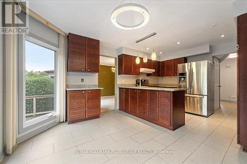 1623 Sunview Drive, Ottawa, ON - Indoor Photo Showing Kitchen