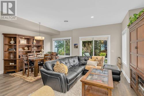 1170 Brant Avenue Unit# 8, Kelowna, BC - Indoor Photo Showing Living Room