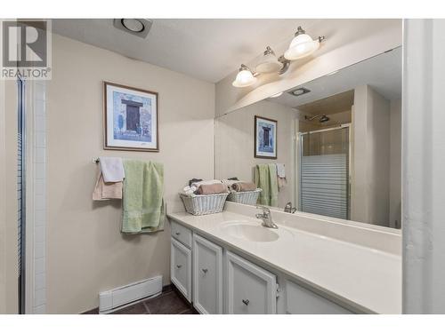 1035 Bernard Avenue Unit# 108, Kelowna, BC - Indoor Photo Showing Bathroom