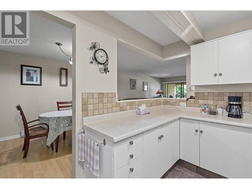 1035 Bernard Avenue Unit# 108, Kelowna, BC - Indoor Photo Showing Kitchen