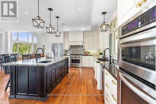 194109 Grey Road 13, Grey Highlands, ON - Indoor Photo Showing Kitchen With Upgraded Kitchen