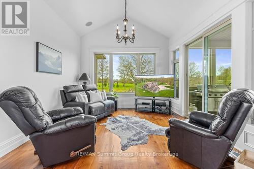 194109 Grey Road 13, Grey Highlands, ON - Indoor Photo Showing Living Room