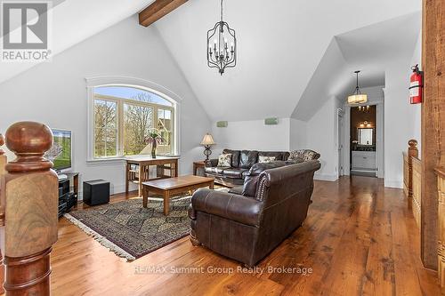 194109 Grey Road 13, Grey Highlands, ON - Indoor Photo Showing Living Room