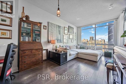 1415 - 438 King Street W, Toronto, ON - Indoor Photo Showing Living Room