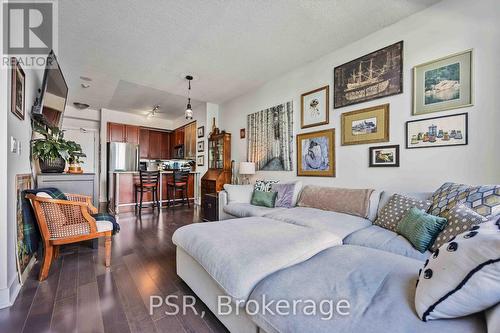 1415 - 438 King Street W, Toronto, ON - Indoor Photo Showing Living Room