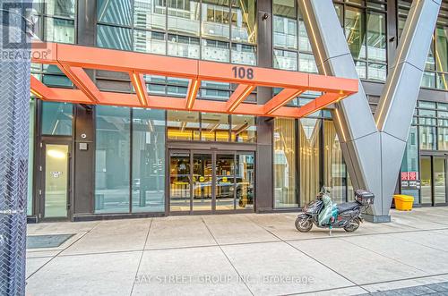 3315 - 108 Peter Street, Toronto, ON - Outdoor