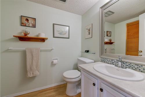 3115 Shannon Court, West Kelowna, BC - Indoor Photo Showing Bathroom