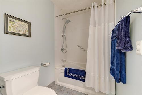 3115 Shannon Court, West Kelowna, BC - Indoor Photo Showing Bathroom