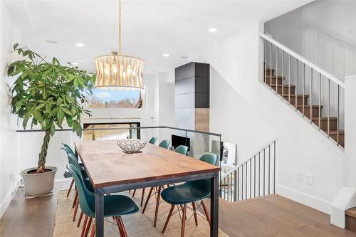 13-3756 Lakeshore Road, Kelowna, BC - Indoor Photo Showing Dining Room