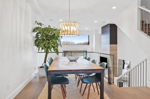 13-3756 Lakeshore Road, Kelowna, BC - Indoor Photo Showing Dining Room