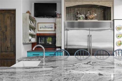 21-1150 Mission Ridge Road, Kelowna, BC - Indoor Photo Showing Kitchen