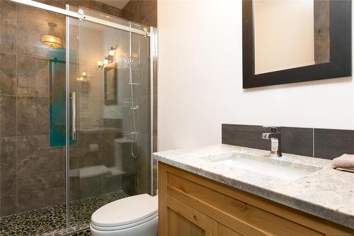 21-1150 Mission Ridge Road, Kelowna, BC - Indoor Photo Showing Bathroom