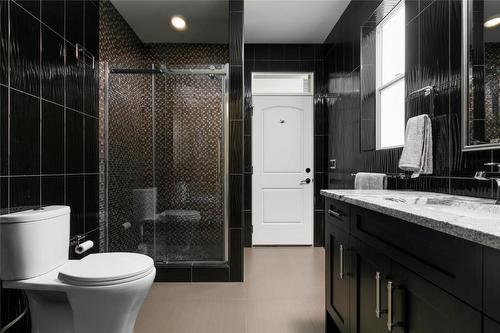 21-1150 Mission Ridge Road, Kelowna, BC - Indoor Photo Showing Bathroom