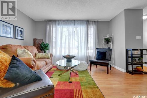 3704 Sherwood Drive, Regina, SK - Indoor Photo Showing Living Room