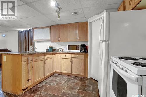 3704 Sherwood Drive, Regina, SK - Indoor Photo Showing Kitchen