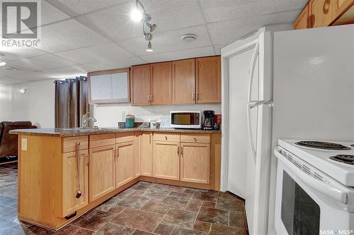 3704 Sherwood Drive, Regina, SK - Indoor Photo Showing Kitchen