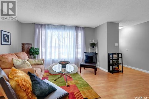 3704 Sherwood Drive, Regina, SK - Indoor Photo Showing Living Room