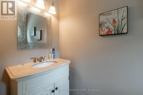 24885 Poplar Hill Road, Middlesex Centre (Ilderton), ON - Indoor Photo Showing Bathroom