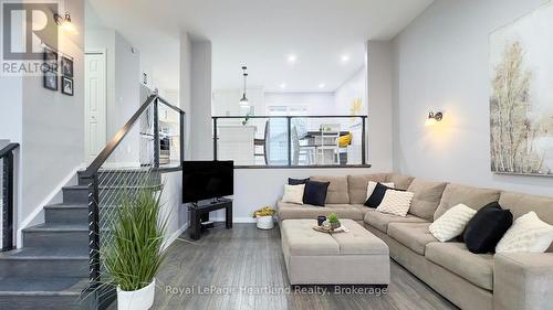 56 Albert Street, West Perth (65 - Town Of Mitchell), ON - Indoor Photo Showing Living Room