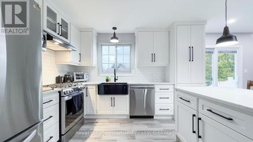 56 Albert Street, West Perth (65 - Town Of Mitchell), ON - Indoor Photo Showing Kitchen With Stainless Steel Kitchen With Upgraded Kitchen