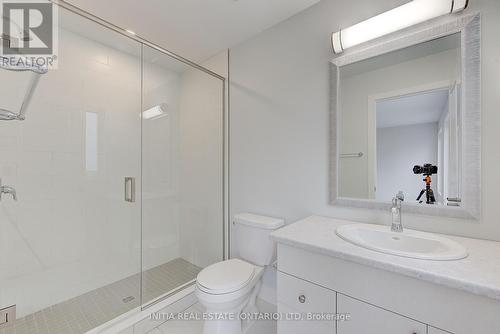 33 - 990 Deveron Crescent, London, ON - Indoor Photo Showing Bathroom