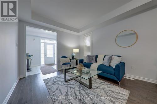 94 Elmhurst Street, Scugog, ON - Indoor Photo Showing Living Room