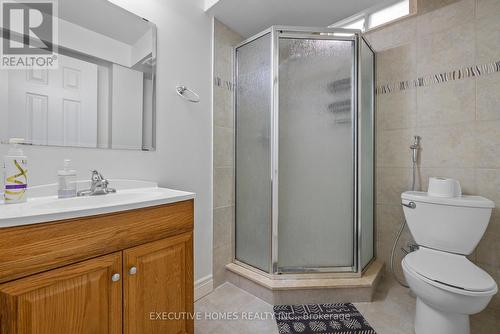 5415 Longford Drive, Mississauga, ON - Indoor Photo Showing Bathroom