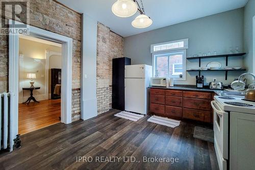 133 William Street, Brantford, ON - Indoor Photo Showing Kitchen