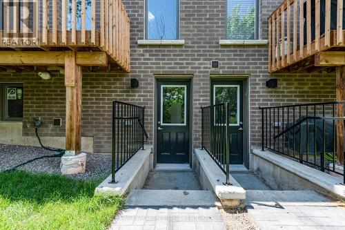 3985 Crown Street, Lincoln, ON - Outdoor With Deck Patio Veranda