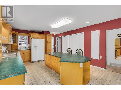 1980 Ethel Street, Kelowna, BC - Indoor Photo Showing Kitchen