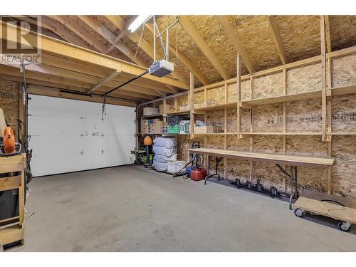 1980 Ethel Street, Kelowna, BC - Indoor Photo Showing Garage