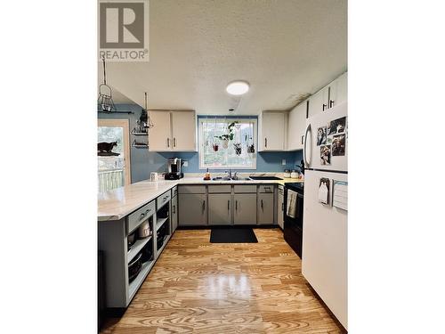 337 W 8Th Avenue, Prince Rupert, BC - Indoor Photo Showing Kitchen With Double Sink